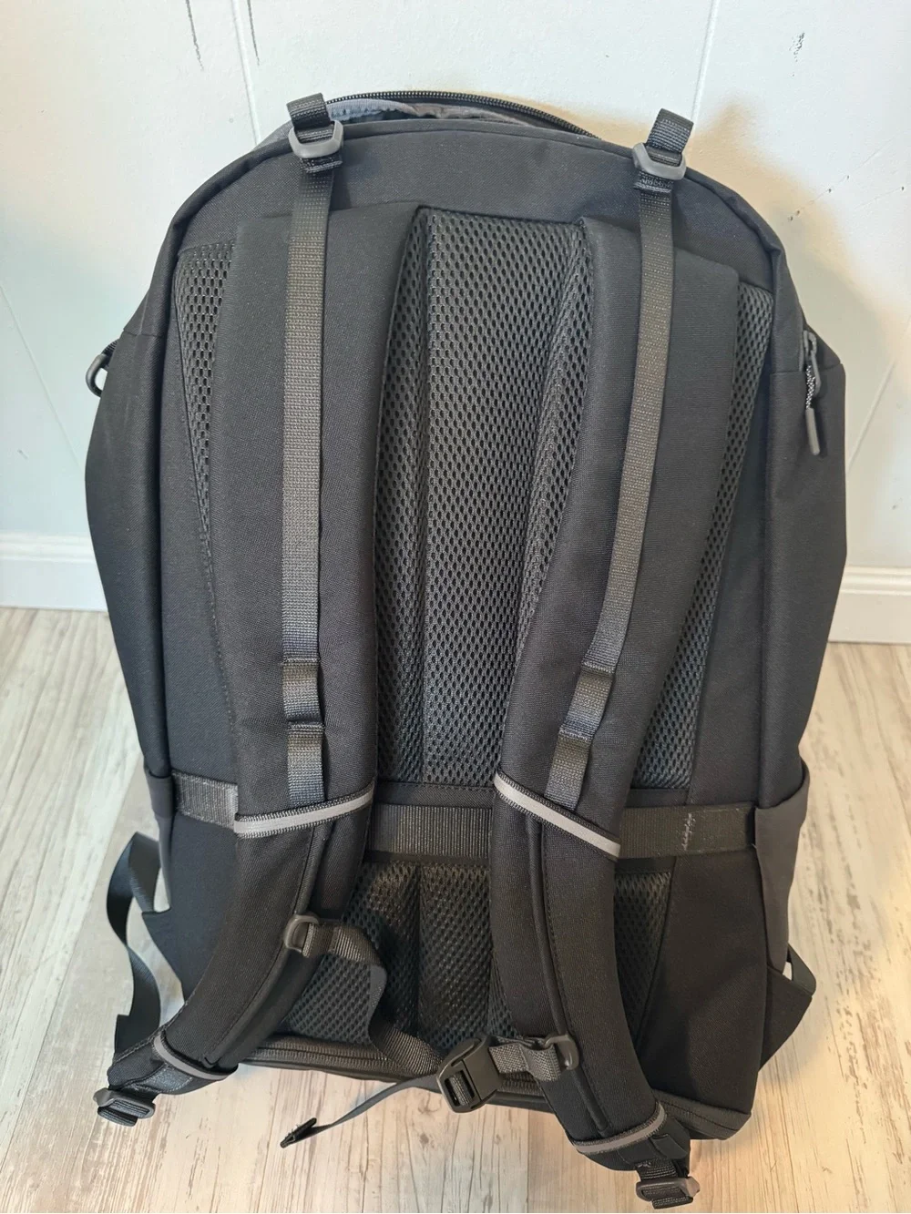 lululemon Men's Black scuba Backpack